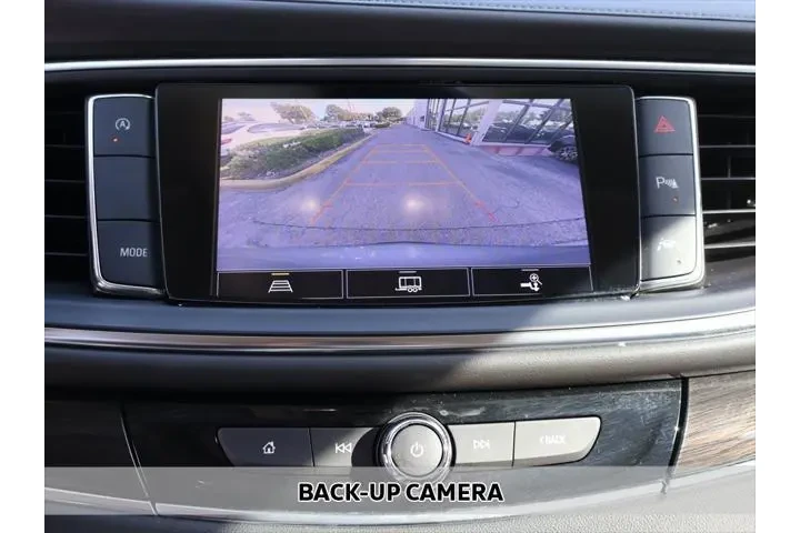 $25990 : Buick Enclave 2023 Essence 4 image 5