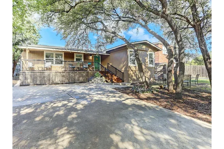 $2700 : Adorable Home image 1