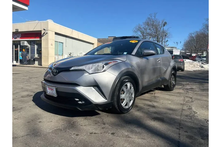 $12499 : 2019 C-HR LE image 4
