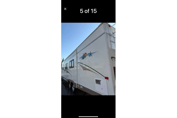 $1000 : ev for rent image 9