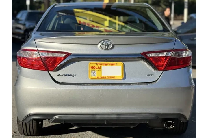 2017 Camry SE image 5