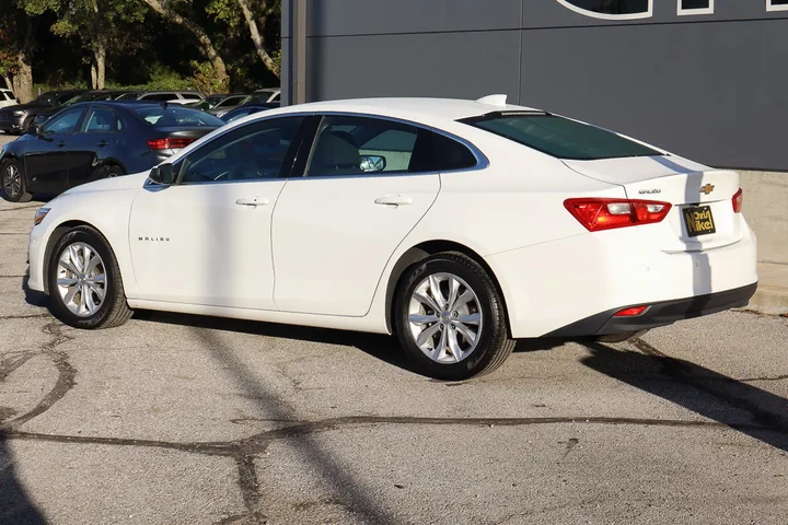 $16988 : 2024 Malibu LT image 6