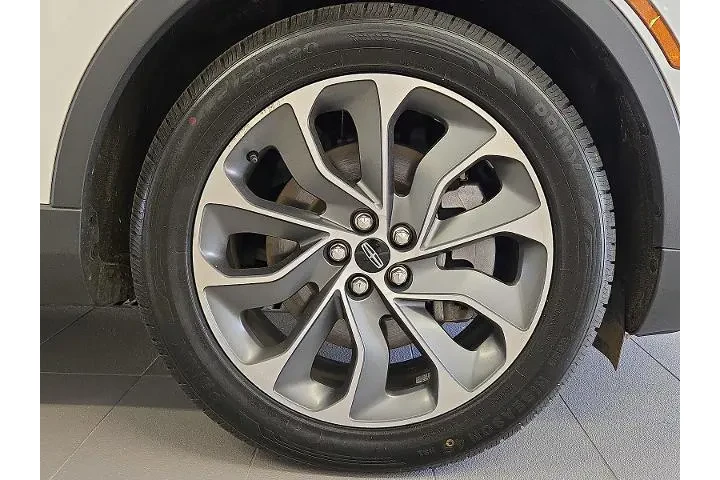 $36999 : Lincoln Nautilus 2022 AWD Re image 8