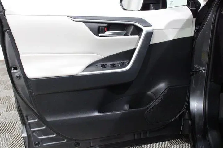$39989 : Toyota RAV4 Hybrid 2025 AWD image 6