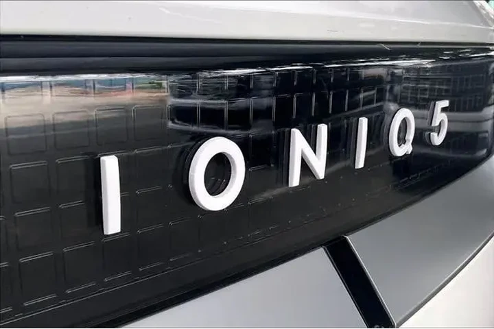 $34207 : Hyundai IONIQ 5 2026 SEL 4dr image 9