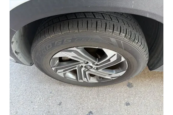 $17692 : Hyundai SANTA FE 2021 SEL 4d image 2