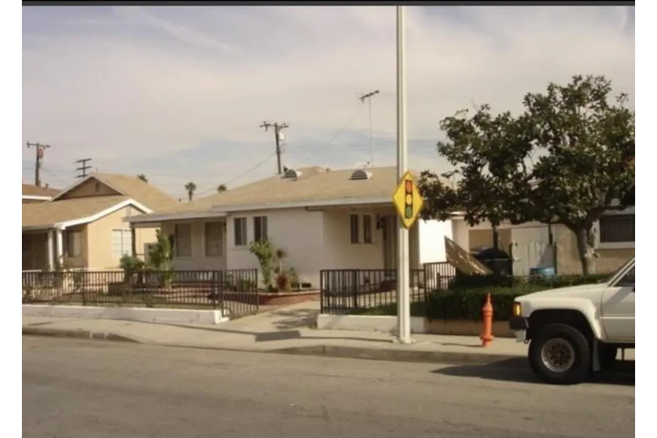 $1700 : Alquilo Casa en Norwalk- L.A image 2