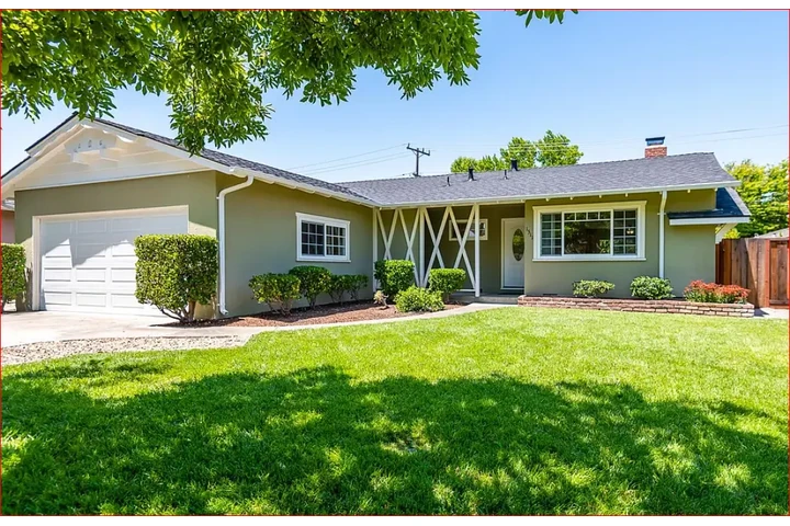 $900 : Beautiful 3 Bedroom, 2 Bath image 1