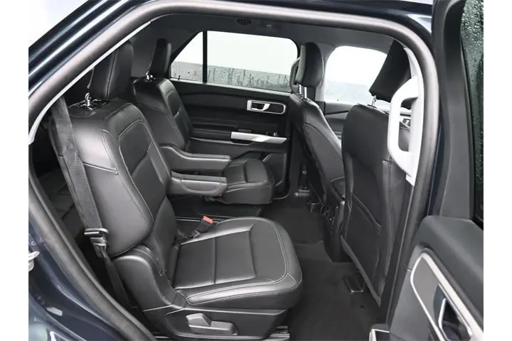 $28987 : Ford Explorer 2023 AWD XLT 4 image 6