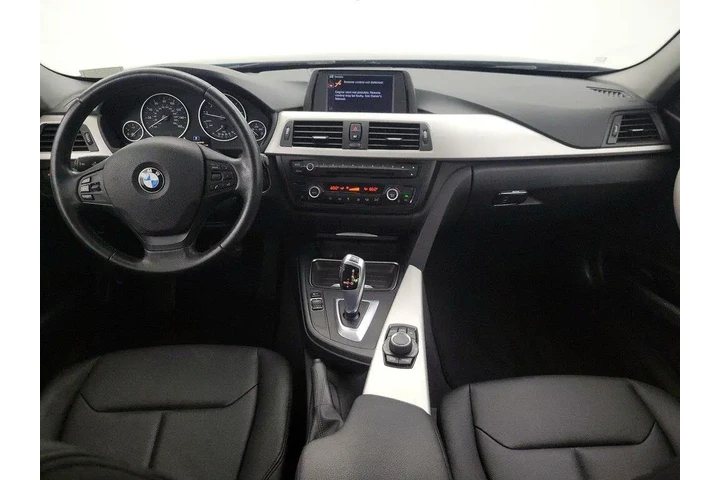 $12599 : BMW 3 Series 2014 320i 4dr S image 9