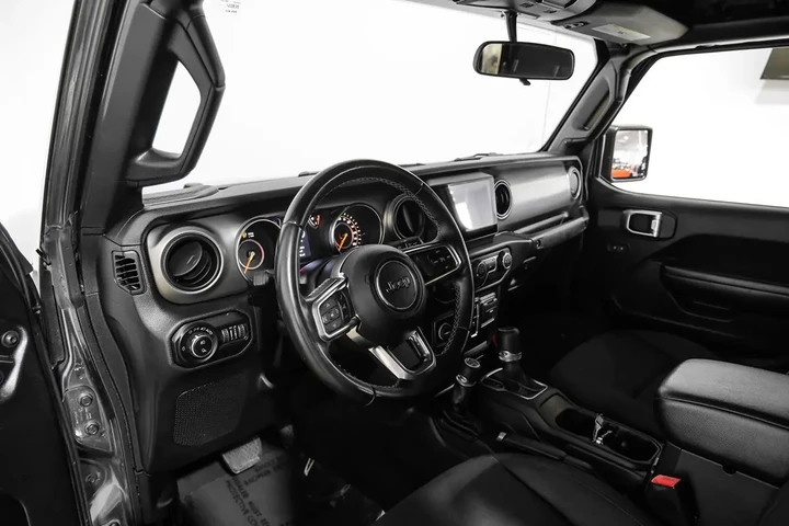 $21990 : 2020 Gladiator Sport S image 4