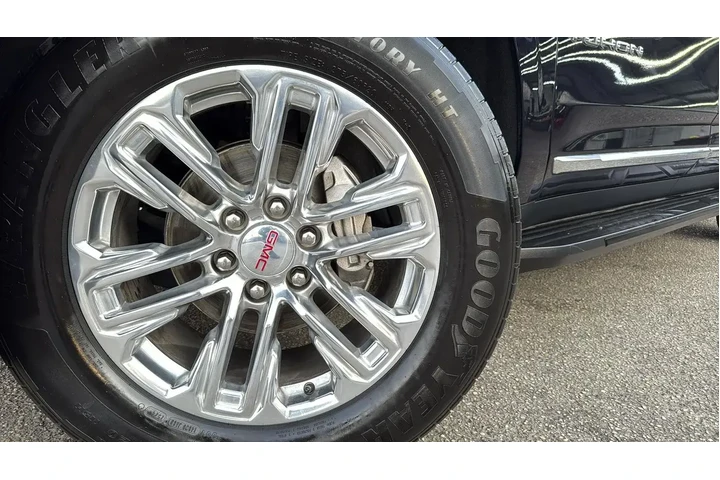 $39888 : GMC Yukon XL 2022 4x2 SLT 4d image 8