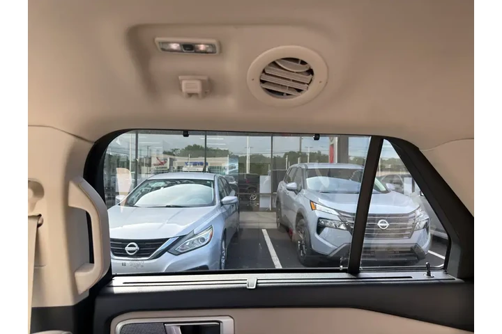 $32995 : Ford Explorer 2023 AWD Limit image 9