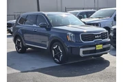 $31991 : Kia Telluride 2023 S 4dr SUV thumbnail