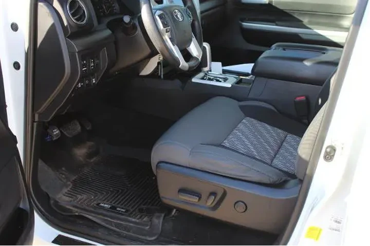 $39499 : Toyota Tundra 2020 4x4 SR5 4 image 9