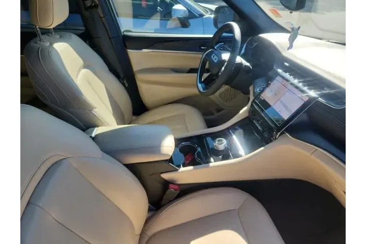 $30795 : Jeep Grand Cherokee L 2023 4 image 6