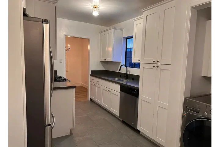 $2175 : 2bed 1bath home for rent in LA image 8
