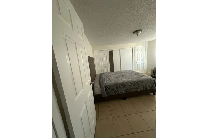 $800 : RENTO RECAMARA EN HESPERIA image 4