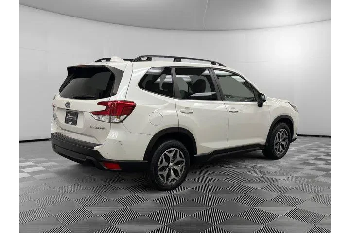 $27488 : Subaru Forester 2022 AWD Pre image 5