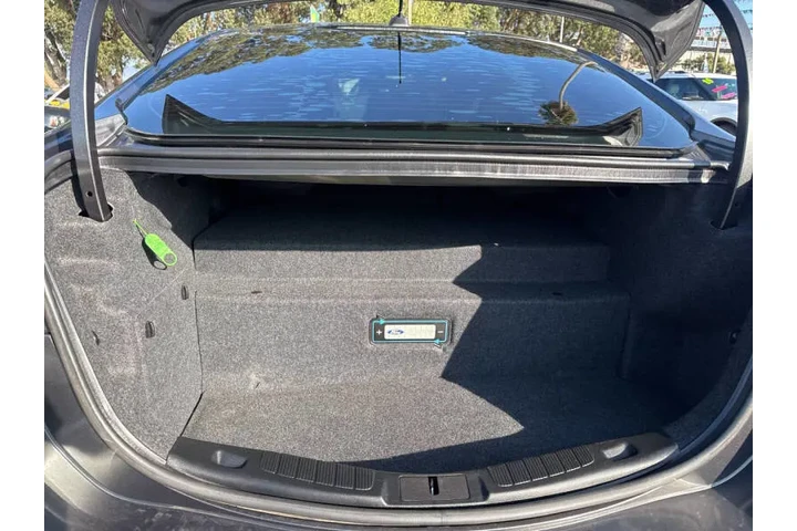 $12999 : 2018 Fusion Energi SE Luxury image 9