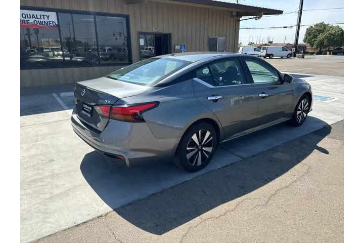 $15999 : 2021 Altima 2.5 SV image 5