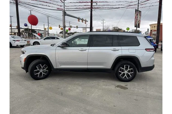$31794 : Jeep Grand Cherokee L 2024 4 image 10