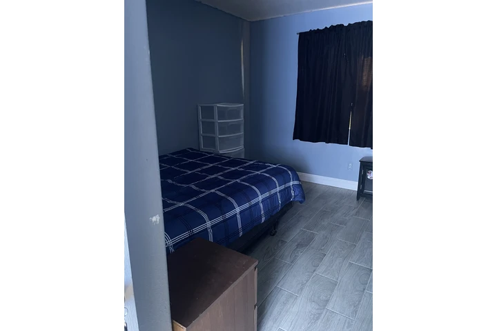 $850 : Rento cuarto image 1