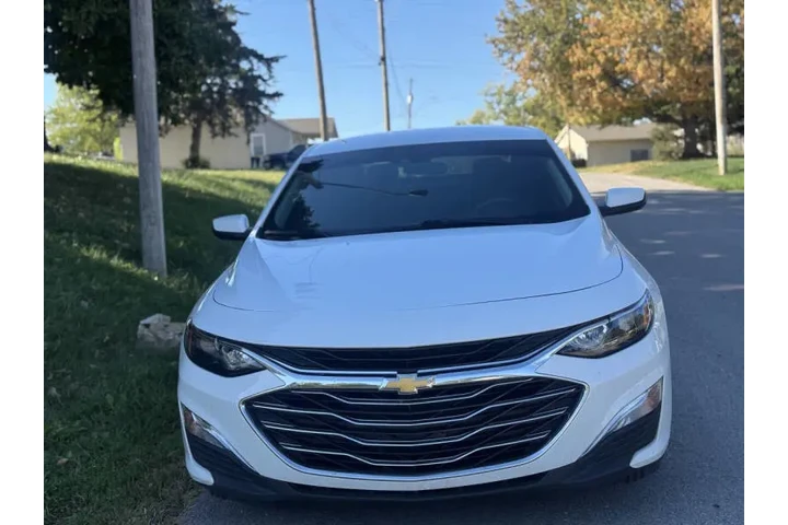 $13999 : 2022 Malibu LS Fleet image 3