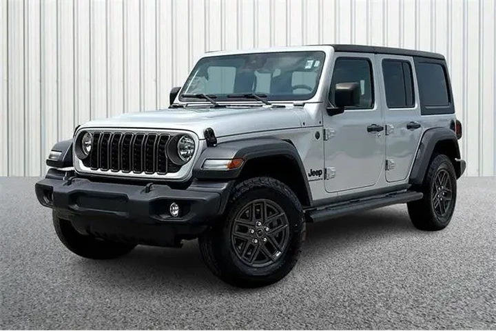 $35558 : Jeep Wrangler 2024 4x4 Sport image 2