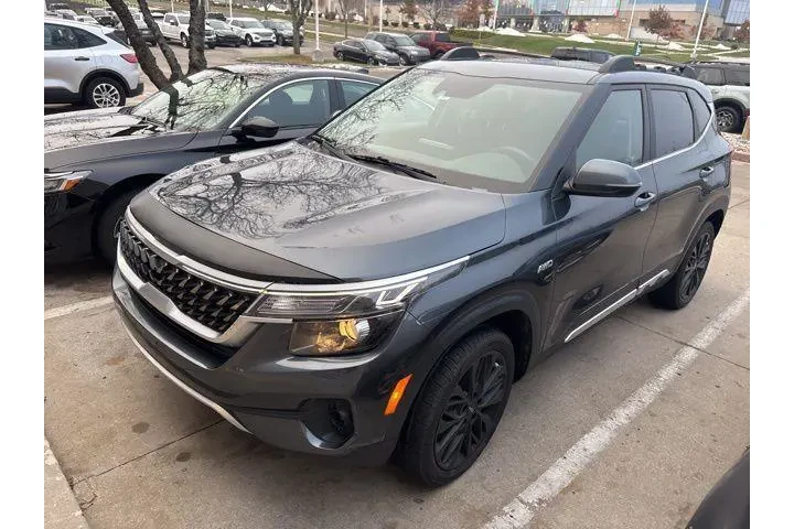 $19699 : Kia Seltos 2022 AWD Nightfal image 1