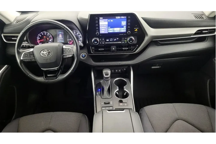 $30998 : Toyota Highlander 2021 AWD L image 9
