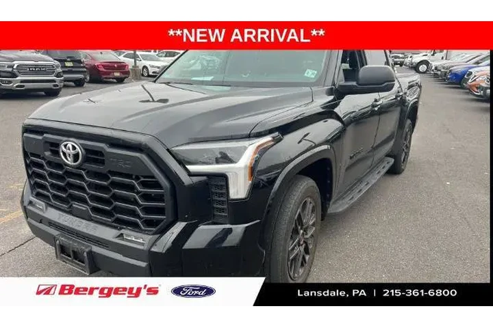 $38985 : Toyota Tundra 2024 4x4 SR5 4 image 1