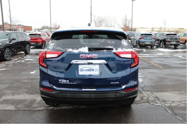 $21846 : GMC Terrain 2022 AWD SLE 4dr image 5