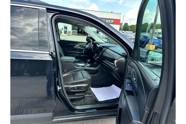 $19980 : 2020 Traverse AWD 4dr LT Leat image 9