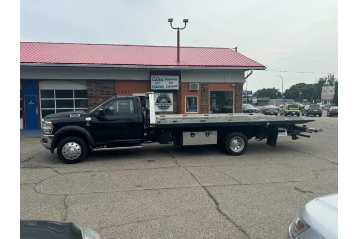 $91990 : 2023 RAM 5500 image 2