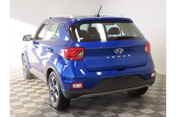 $16809 : Hyundai VENUE 2023 SEL 4dr C image 3