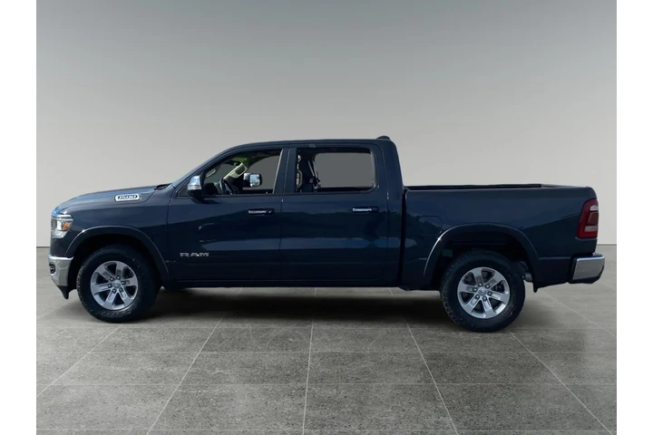 $39481 : Ram 1500 2021 4x4 Laramie 4d image 2