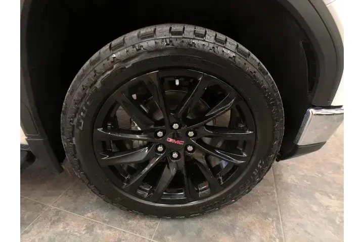 $39488 : GMC Sierra 1500 2022 4x4 SLT image 9