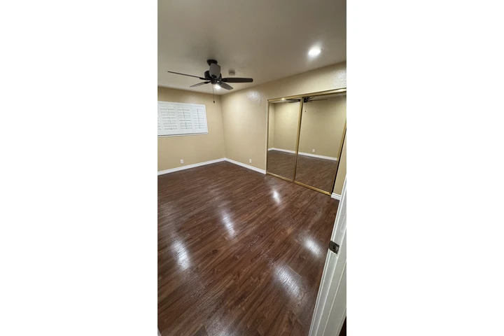 $950 : Cuarto de renta image 1