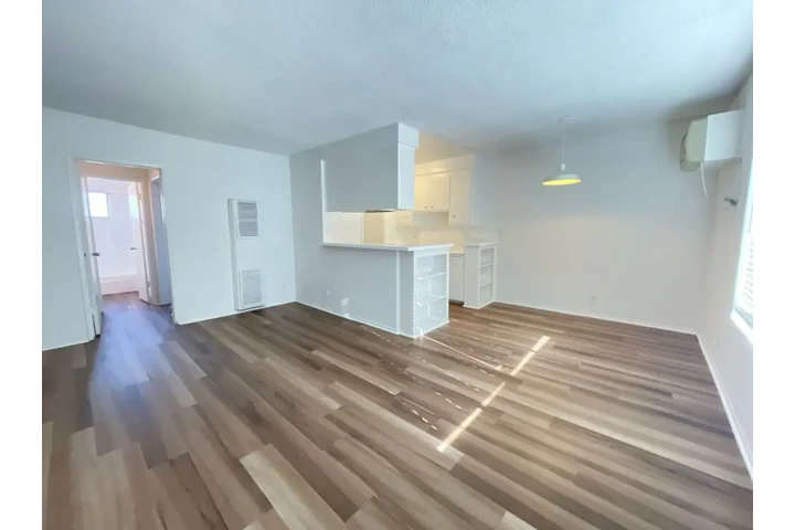 $1550 : 1 Bedroom Apt in Inglewood image 2
