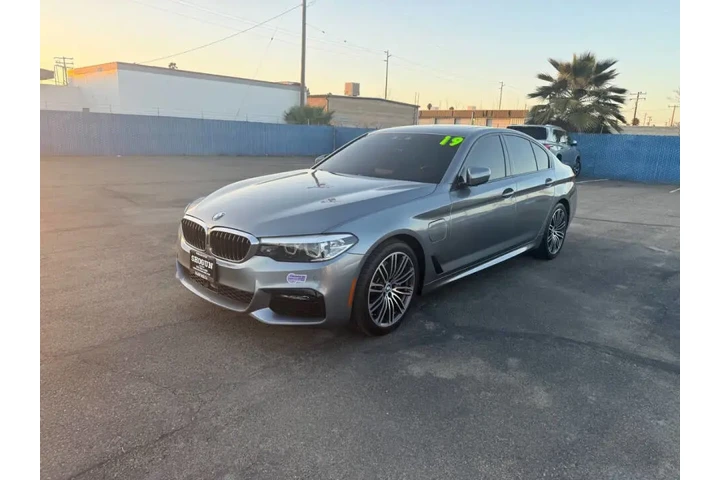 $22995 : 2019 BMW 5 Series 530e iPerfo image 2