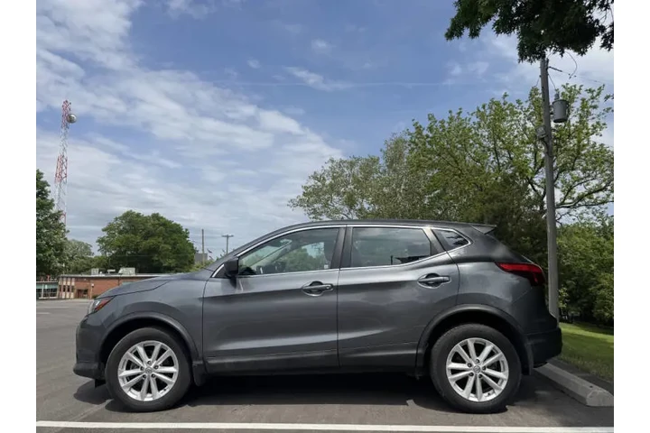 $7999 : 2018 Rogue Sport S image 9