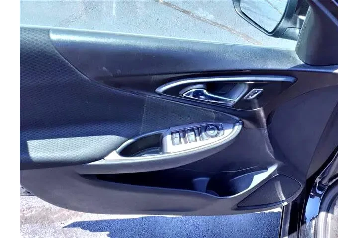 $17995 : 2019 Malibu LT image 10