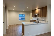 $900 : This well-maintained 2-bedroom thumbnail