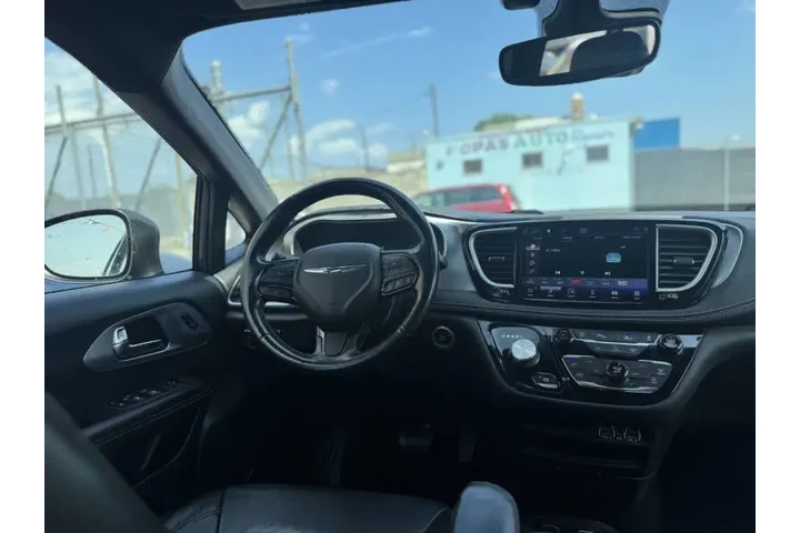 $20995 : 2021 Pacifica Touring L image 10