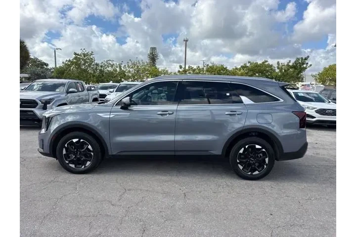 $27988 : Kia Sorento 2025 S 4dr SUV image 6