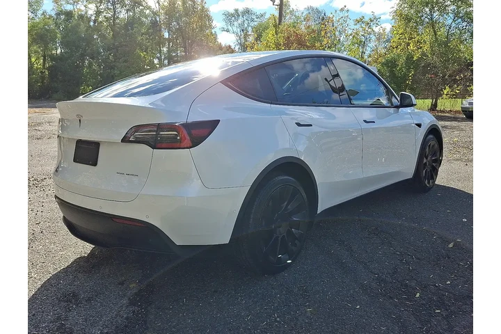 $24319 : Tesla Model Y 2021 AWD Long image 5