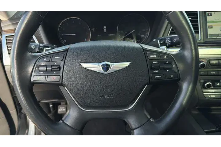 $11558 : Hyundai Genesis 2016 3.8L 4d image 10