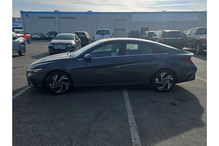 $23000 : Hyundai ELANTRA Hybrid 2024 image 5