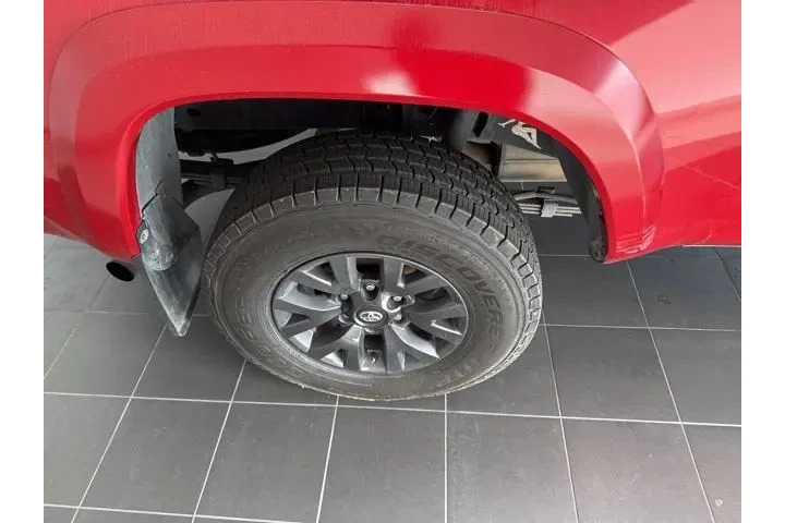 $29743 : Toyota Tacoma 2023 4x2 TRD S image 10